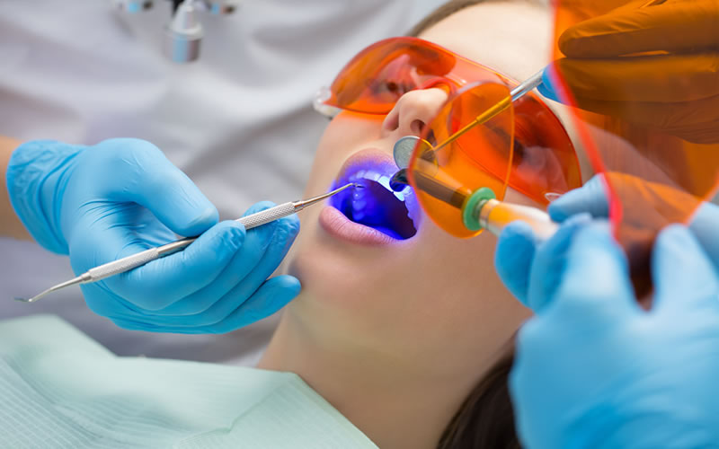 Diş Tedavilerinde Hangi Tür Lazer Kullanılıyor